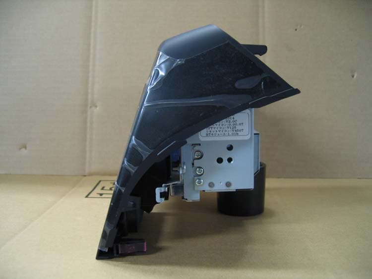 Vehicle console with bluetooth transmitter - FCC ID BABBT003A - DENSO TEN Limited (4)