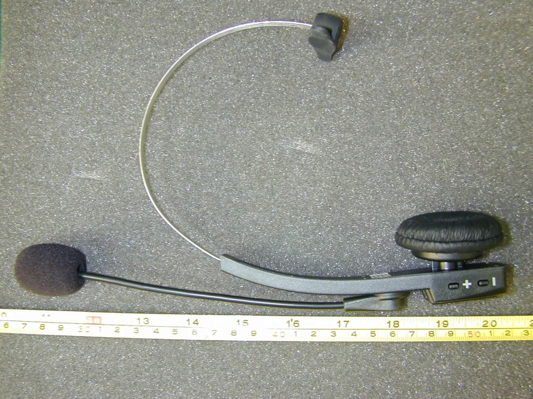 HEADSET WITH BLUETOOTH - FCC ID BBOCABTCB4 - Cobra Electronics Corporation