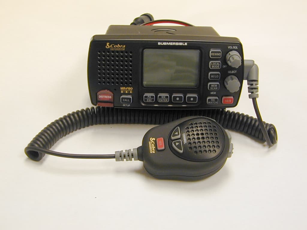 MARINE RADIO - FCC ID BBOMRF80 - Cobra Electronics Corporation (1)