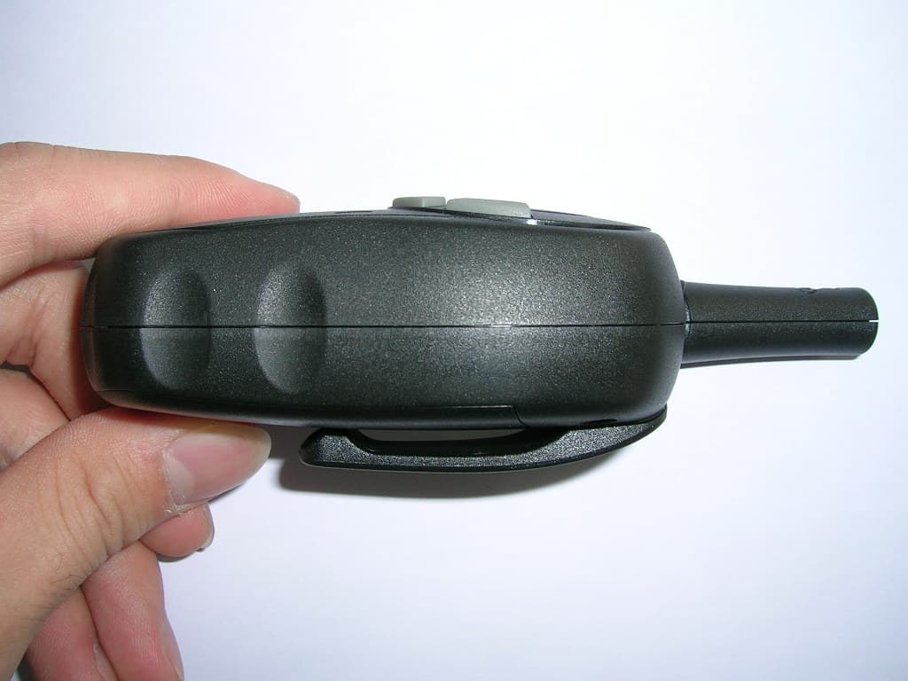 FRS/GMRS TRANSCEIVER - FCC ID BBOPR165 - Cobra Electronics Corporation