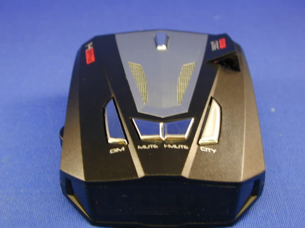 RADAR DETECTOR - FCC ID BBOXRS9570 - Cobra Electronics Corporation (4)