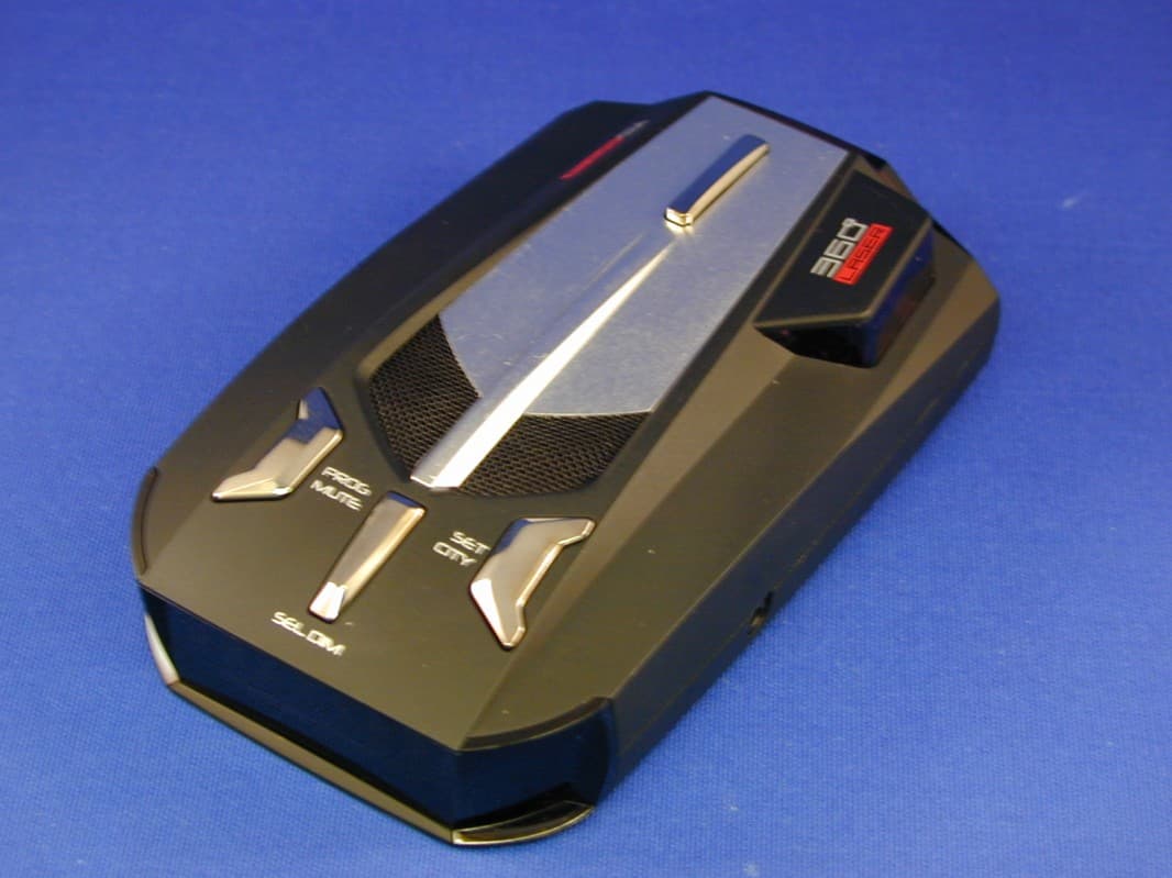 RADAR DETECTOR - FCC ID BBOXRS9770 - Cobra Electronics Corporation