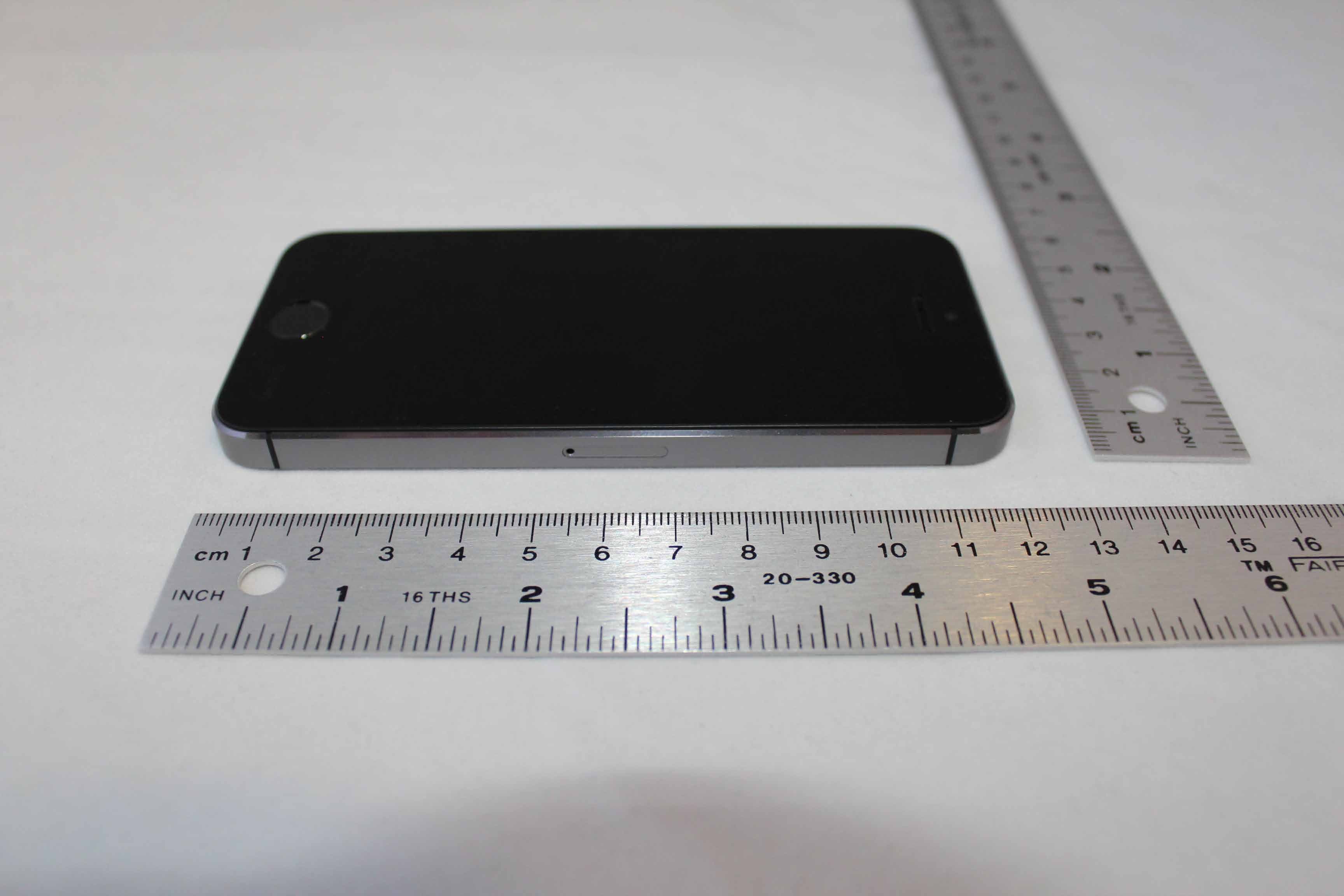 Cellular Phone with Bluetooth and WLAN Radios - FCC ID BCG-E2643B - Apple Inc. (3)