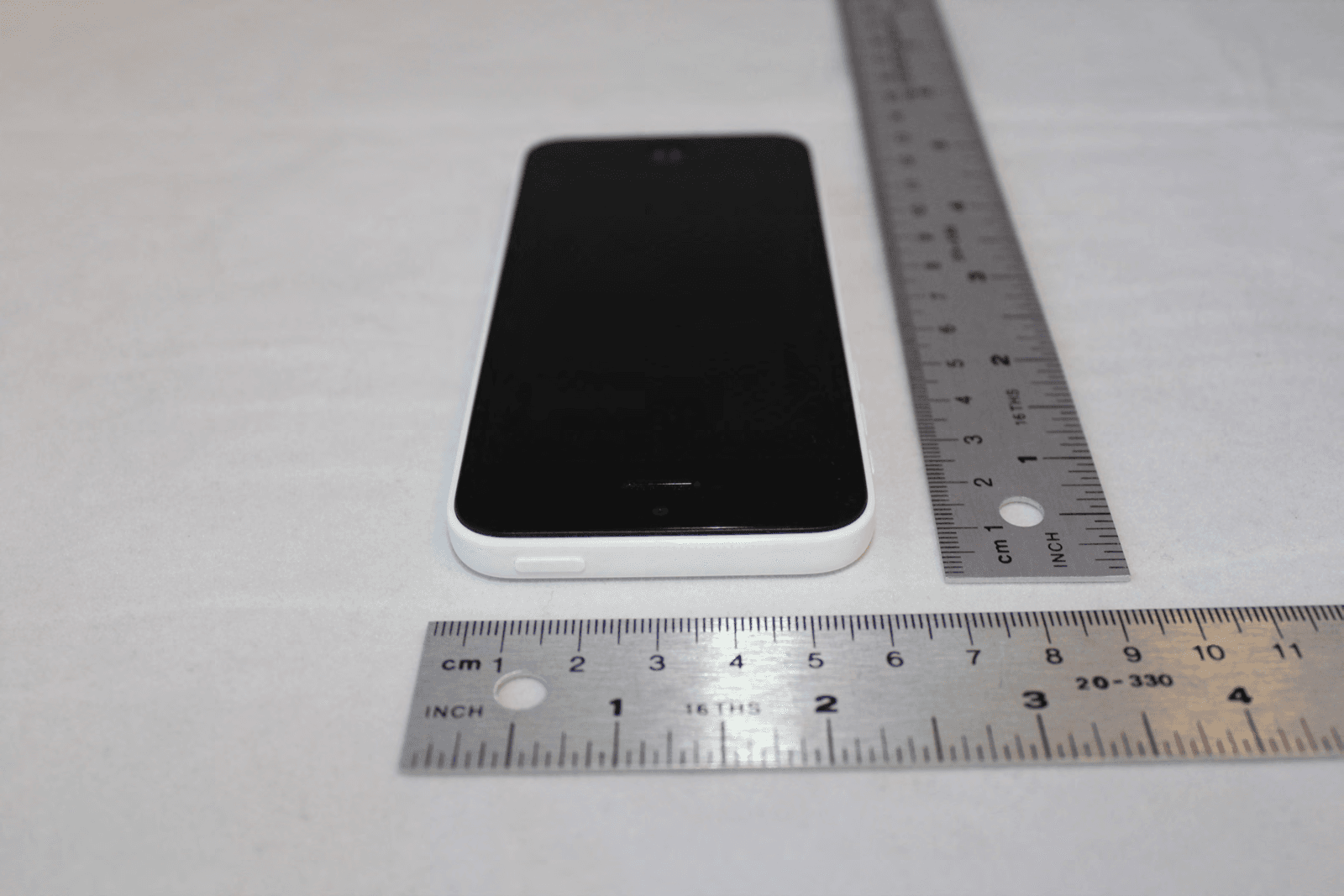 Cellular Phone with Bluetooth and WLAN Radios - FCC ID BCG-E2644A - Apple Inc. (5)