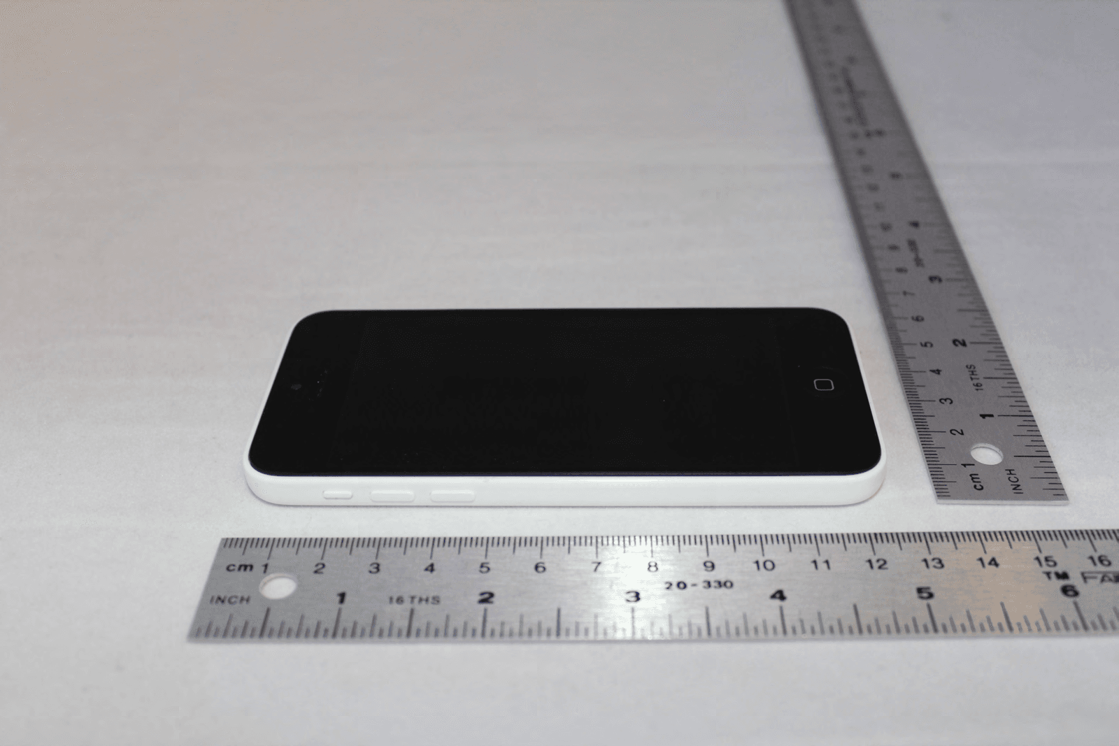 Cellular Phone with Bluetooth and WLAN Radios - FCC ID BCG-E2644A - Apple Inc. (4)