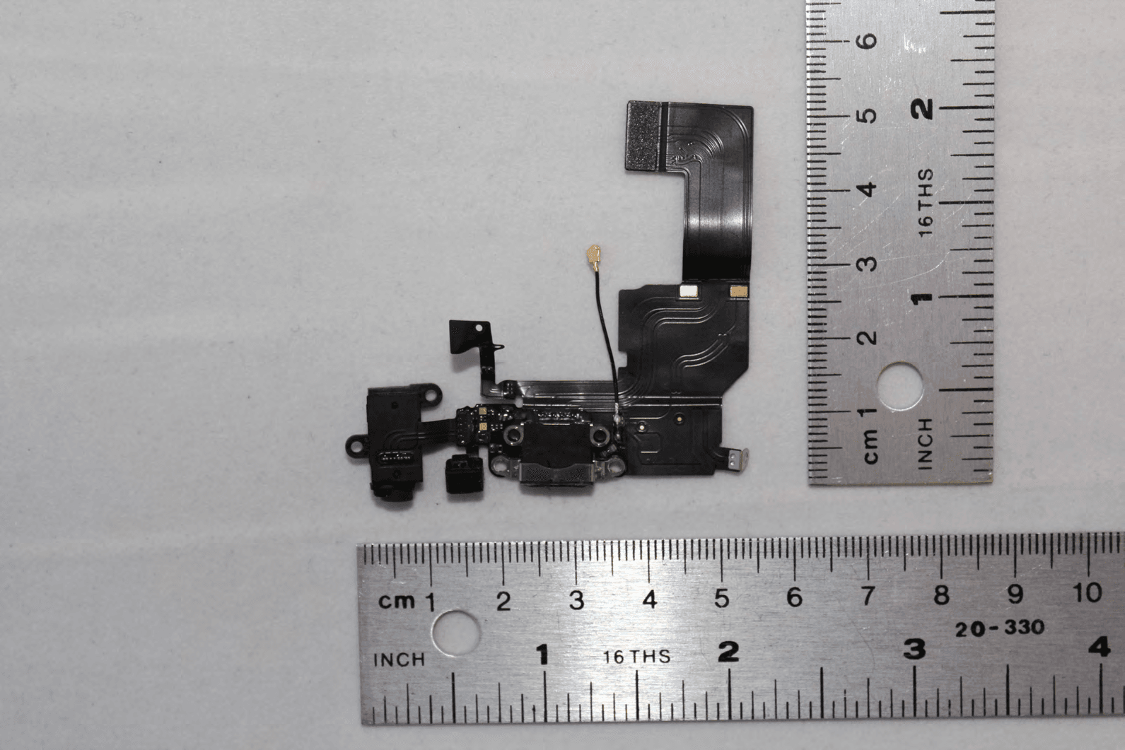 Cellular Phone with Bluetooth and WLAN Radios - FCC ID BCG-E2694A - Apple Inc. (3)