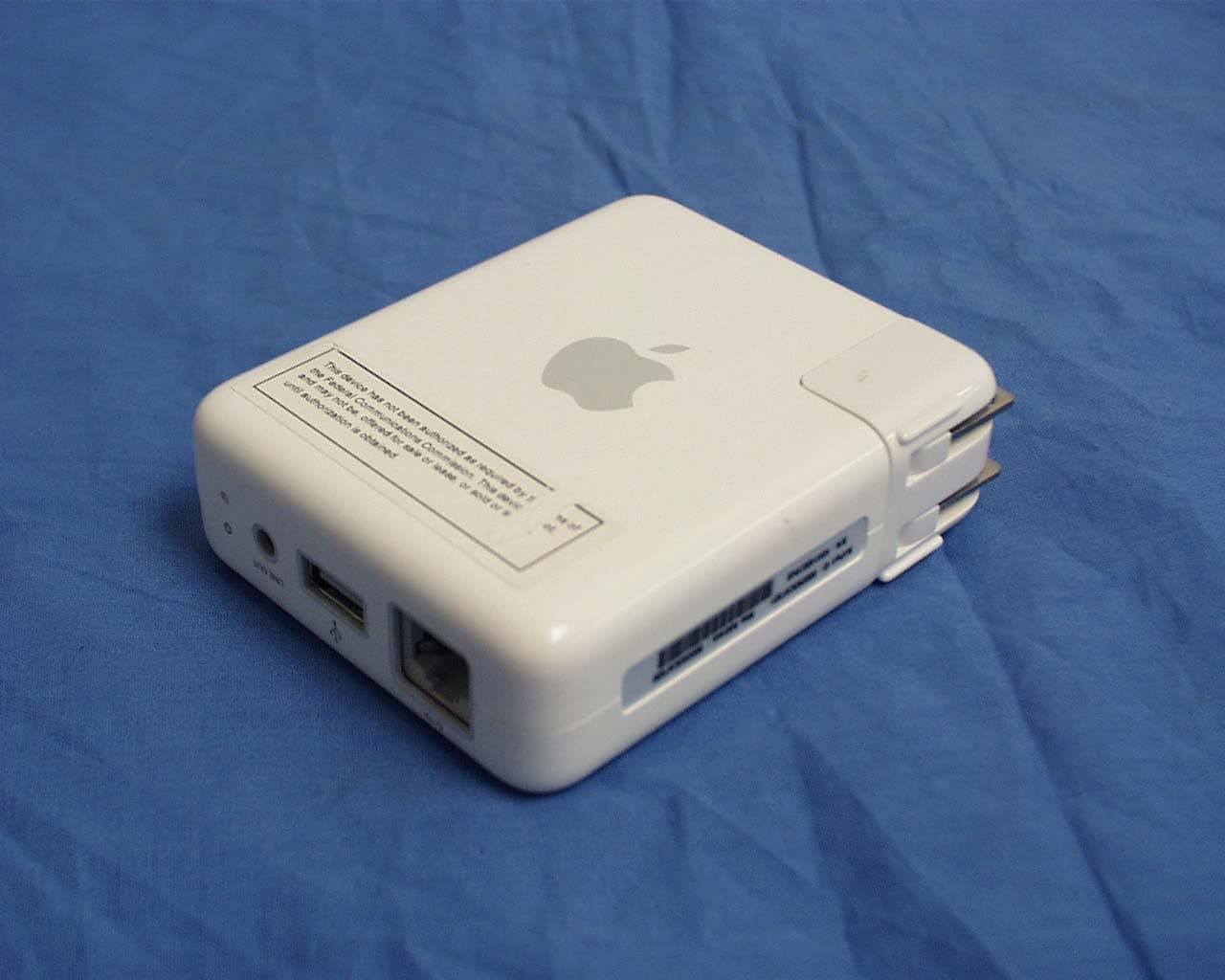Apple Airport Express Base Station - FCC ID BCGA1084 - Apple Inc. (2)
