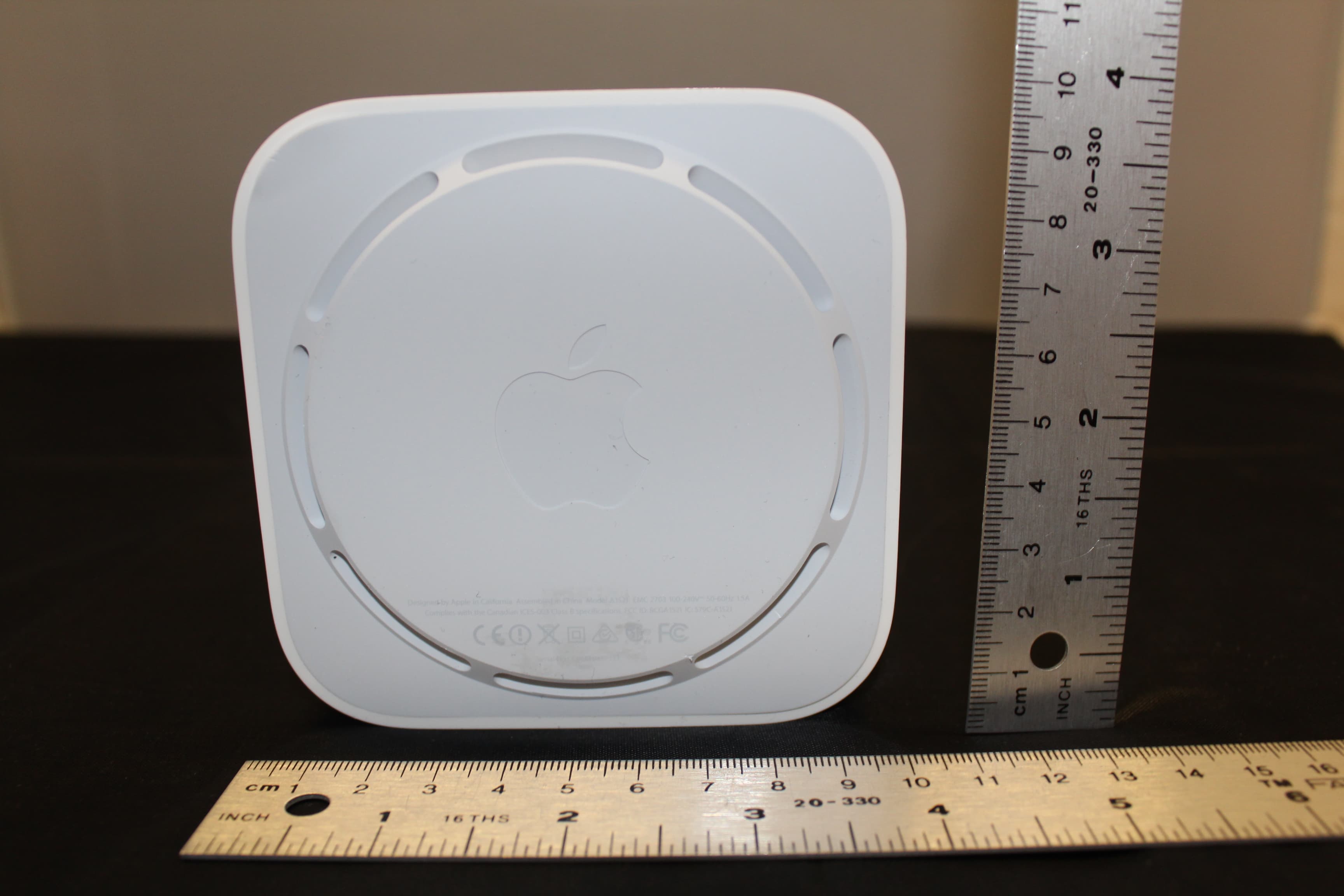 3X3 MIMO BASE STATION - FCC ID BCGA1521 - Apple Inc.