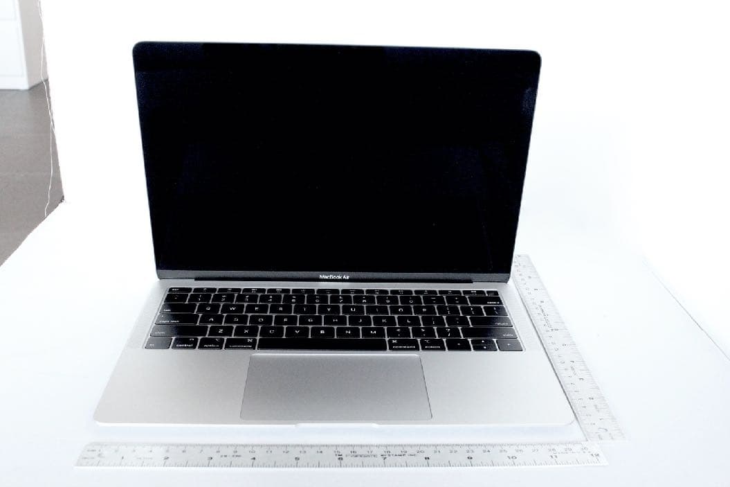 Laptop computer - FCC ID BCGA2179 - Apple Inc. (4)