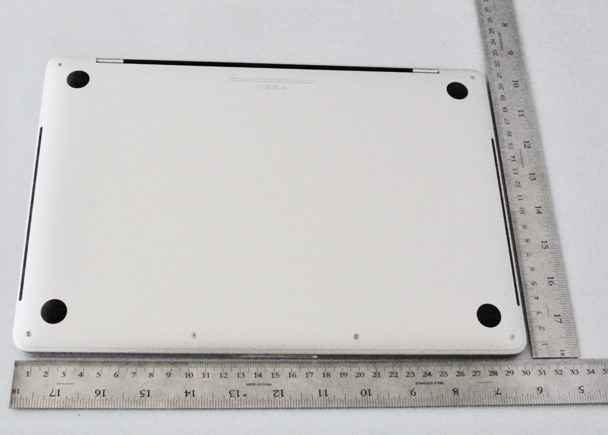 MacBook Pro - FCC ID BCGA2251 - Apple Inc. (4)