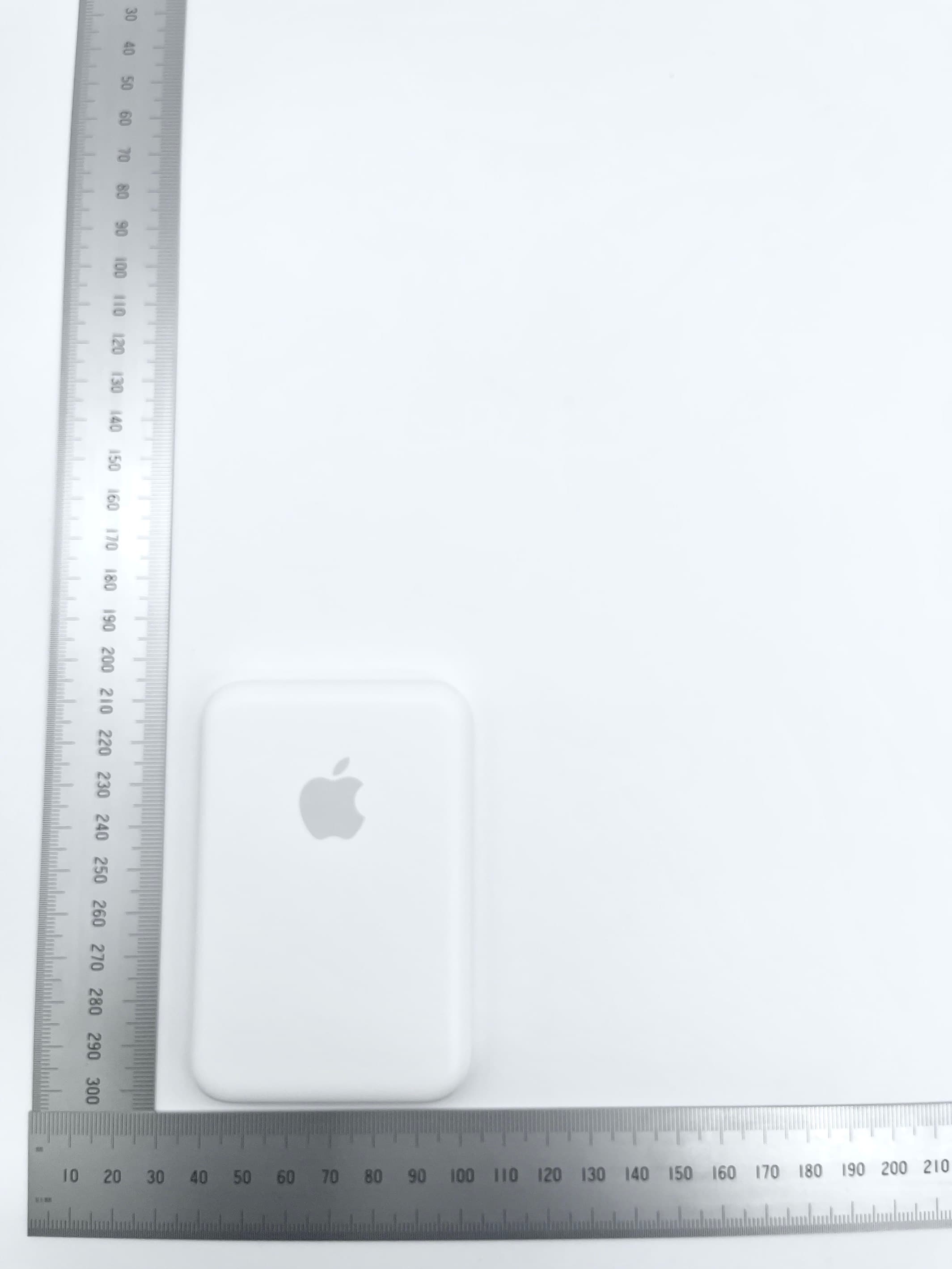 Mag Safe Battery Pack - FCC ID BCGA2384 - Apple Inc. (2)