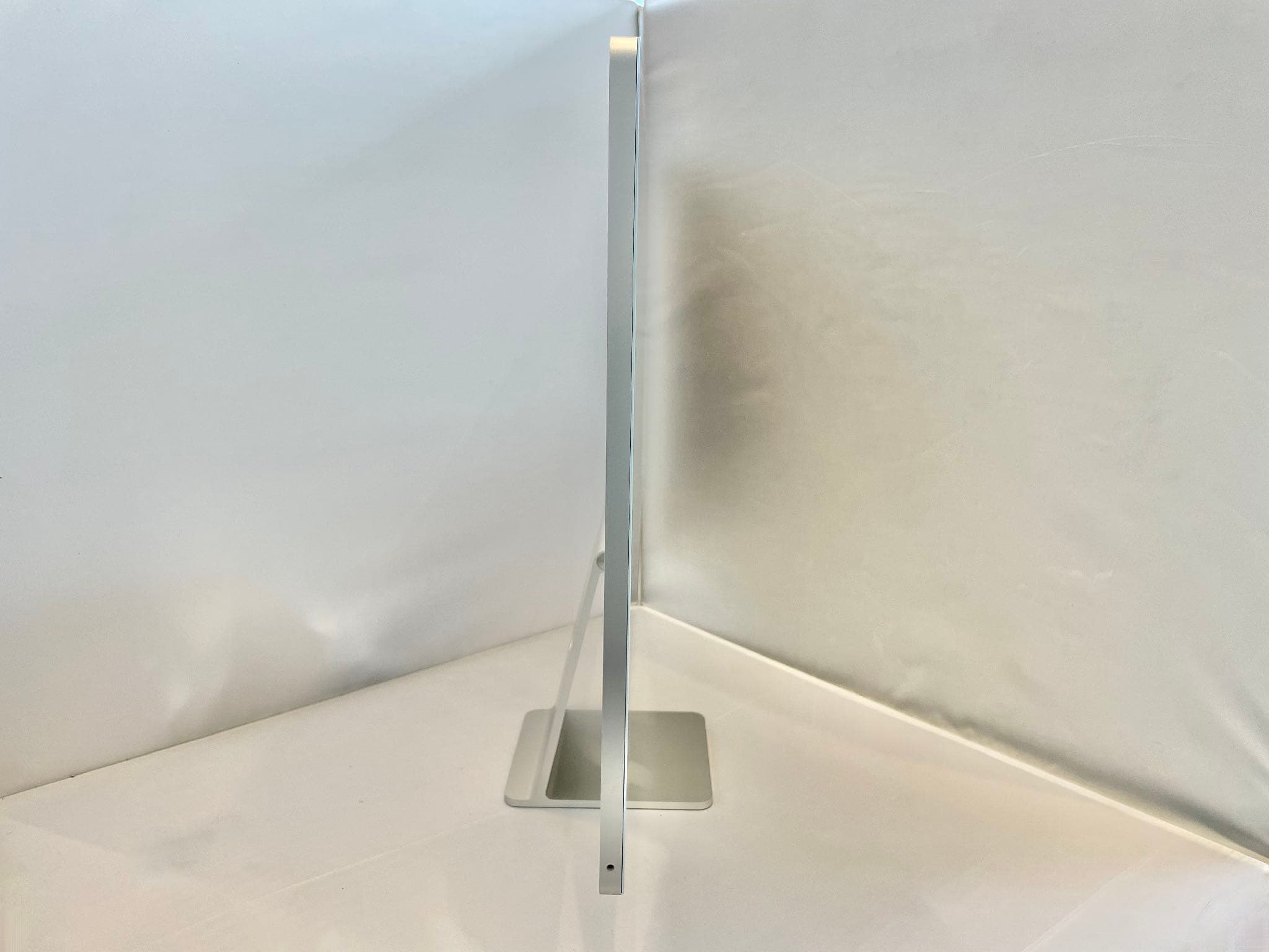 Desktop Computer - FCC ID BCGA2438 - Apple Inc. (4)