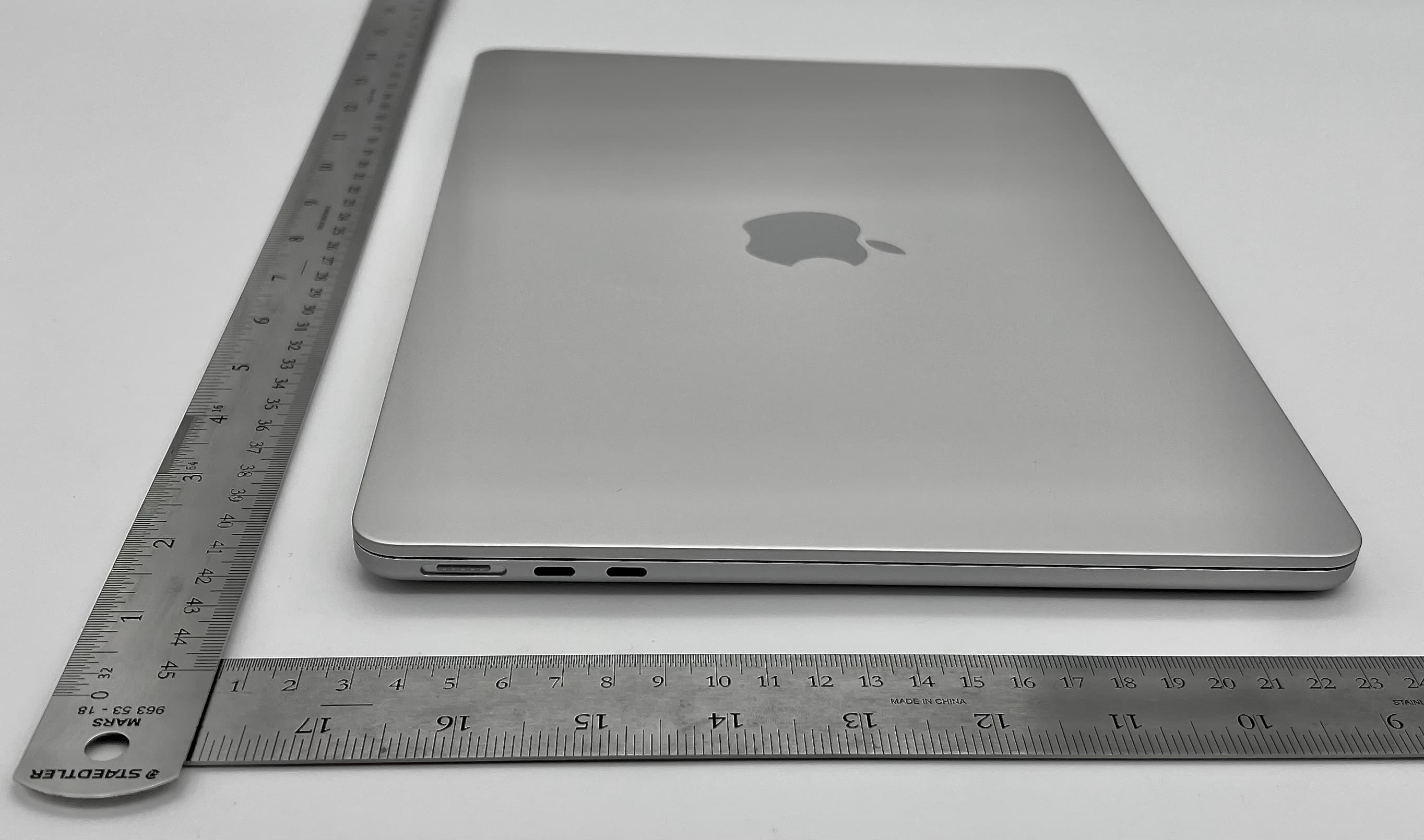 Laptop Computer - FCC ID BCGA2681 - Apple Inc. (4)