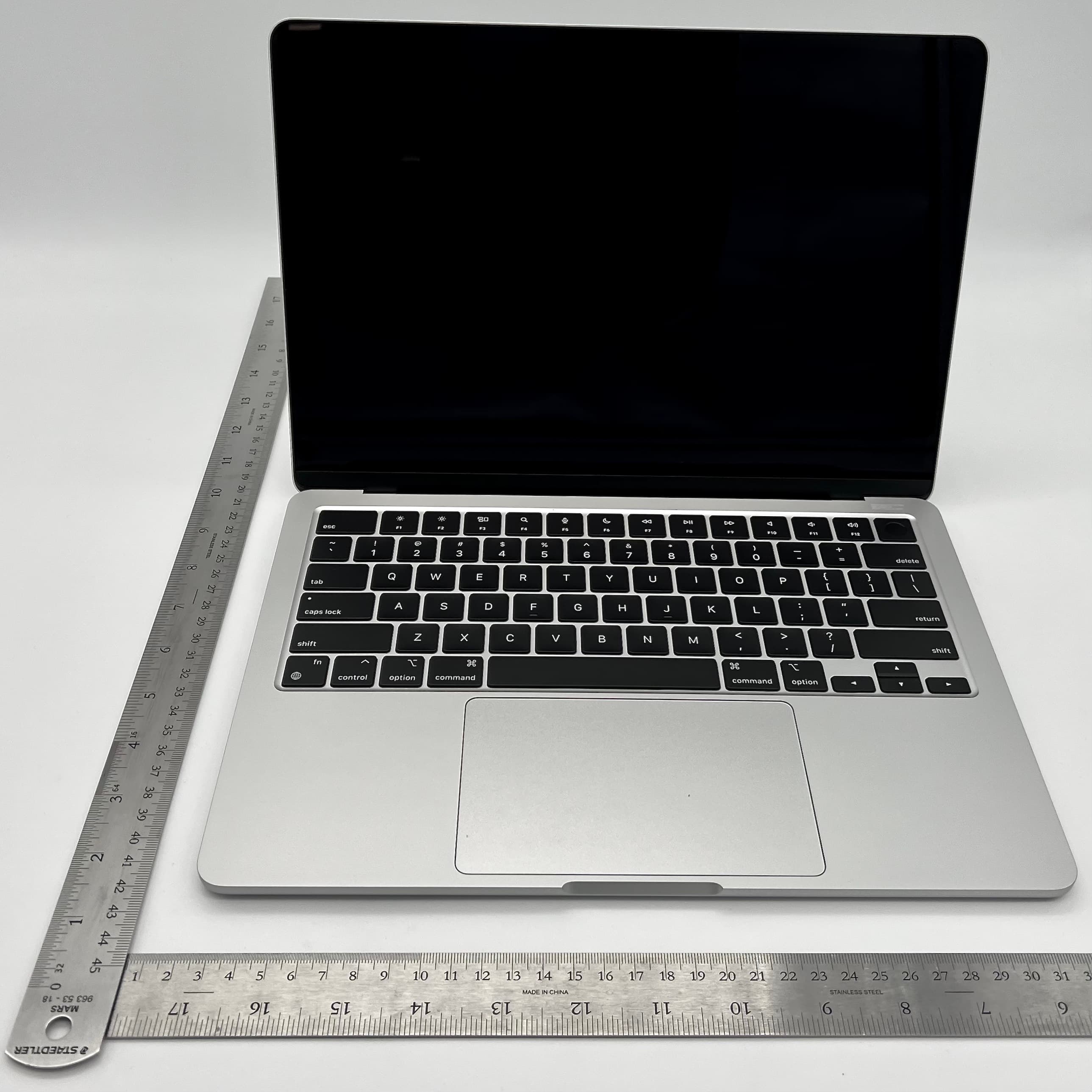 Laptop Computer - FCC ID BCGA2681 - Apple Inc.