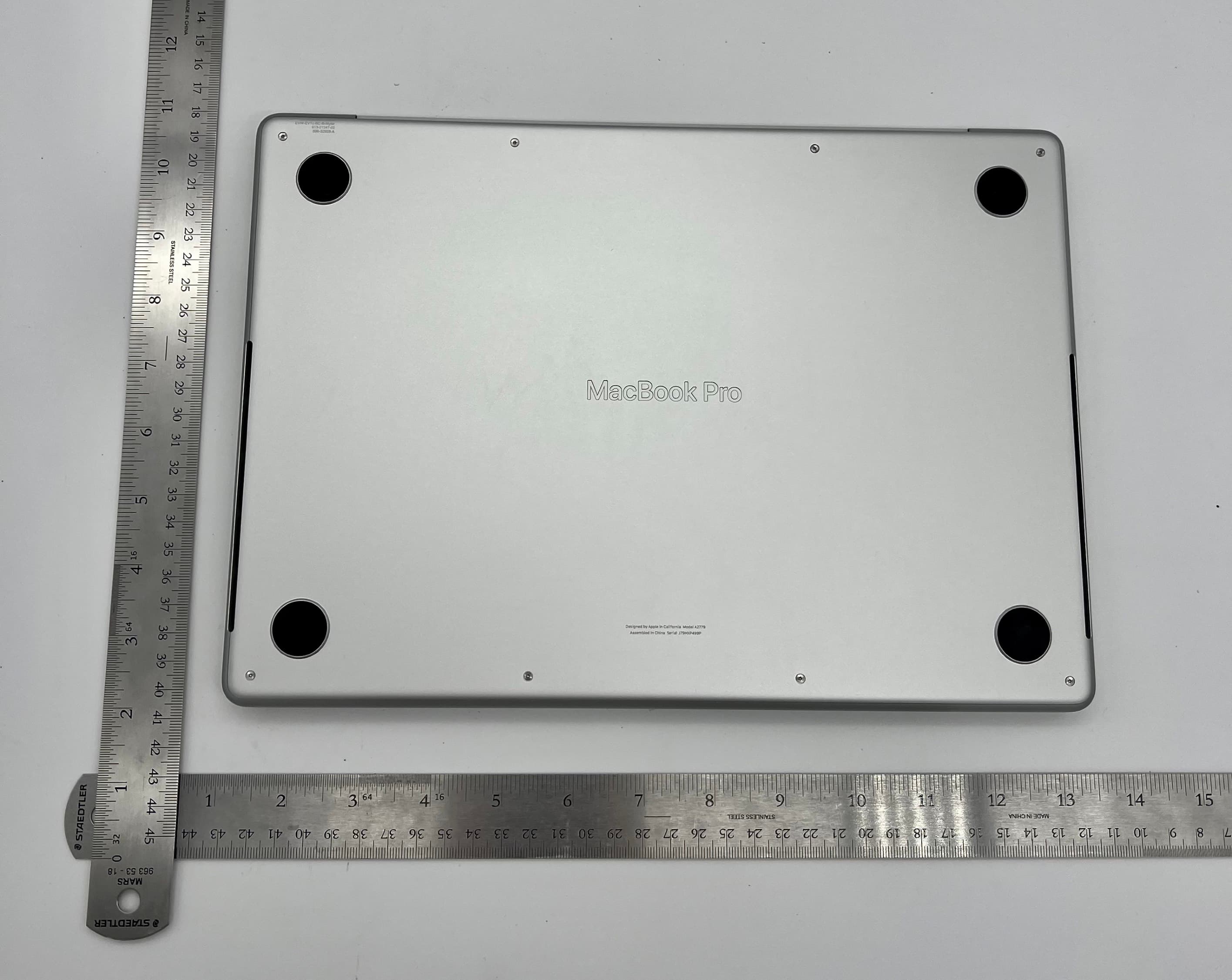 Laptop Computer - FCC ID BCGA2779 - Apple Inc. (2)