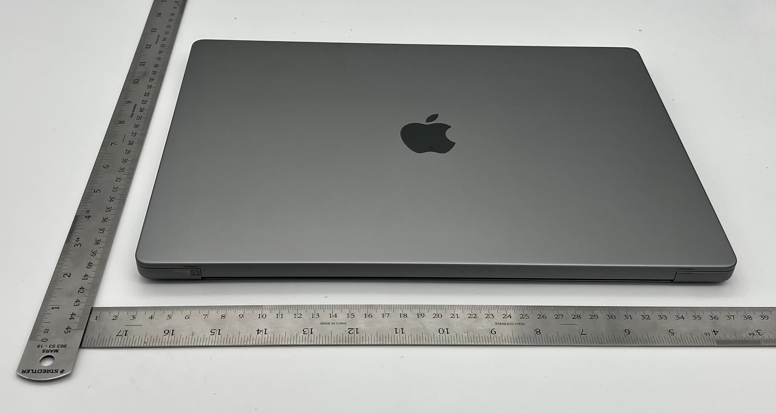 Laptop Computer - FCC ID BCGA2780 - Apple Inc. (5)