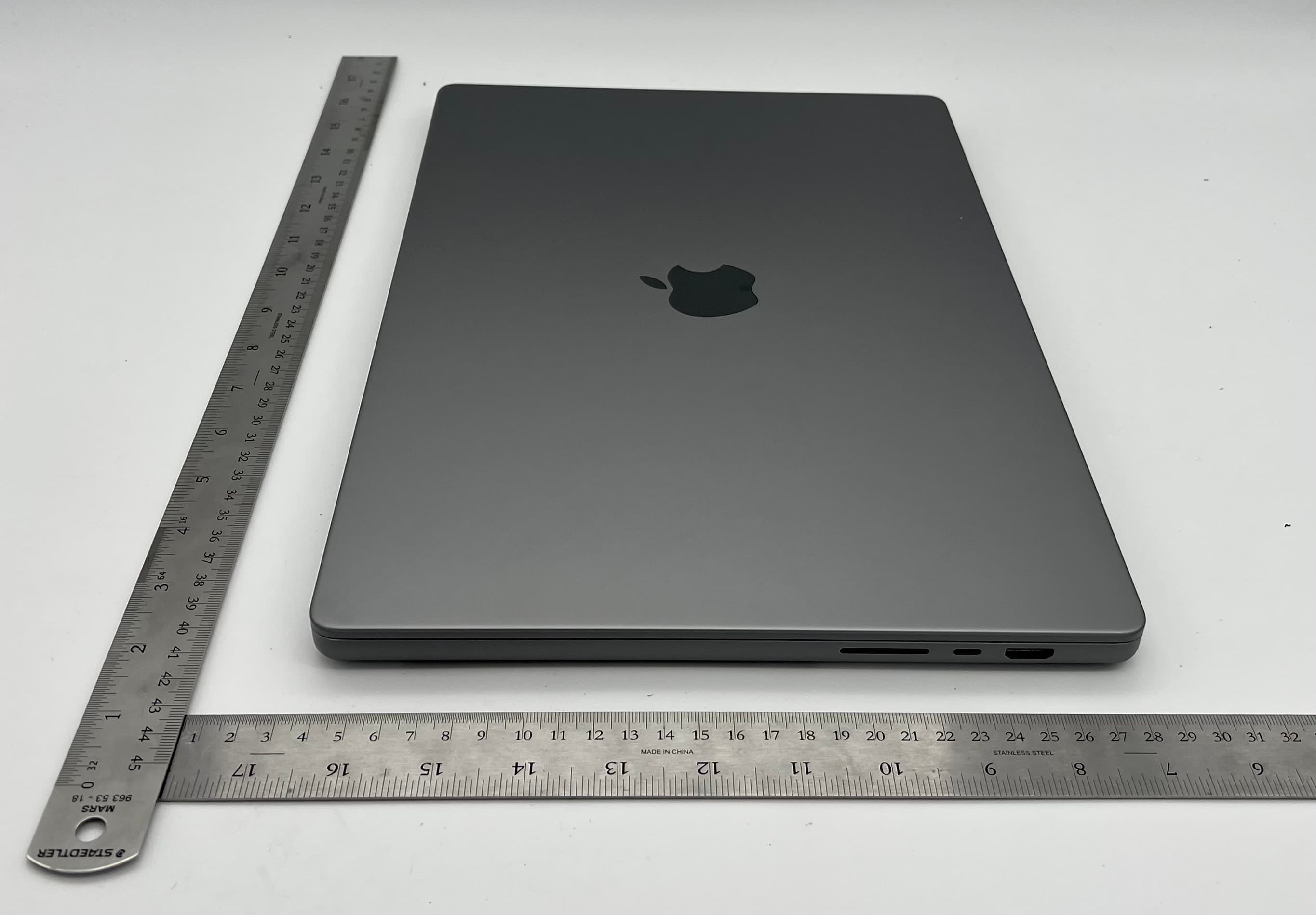 Laptop Computer - FCC ID BCGA2780 - Apple Inc.