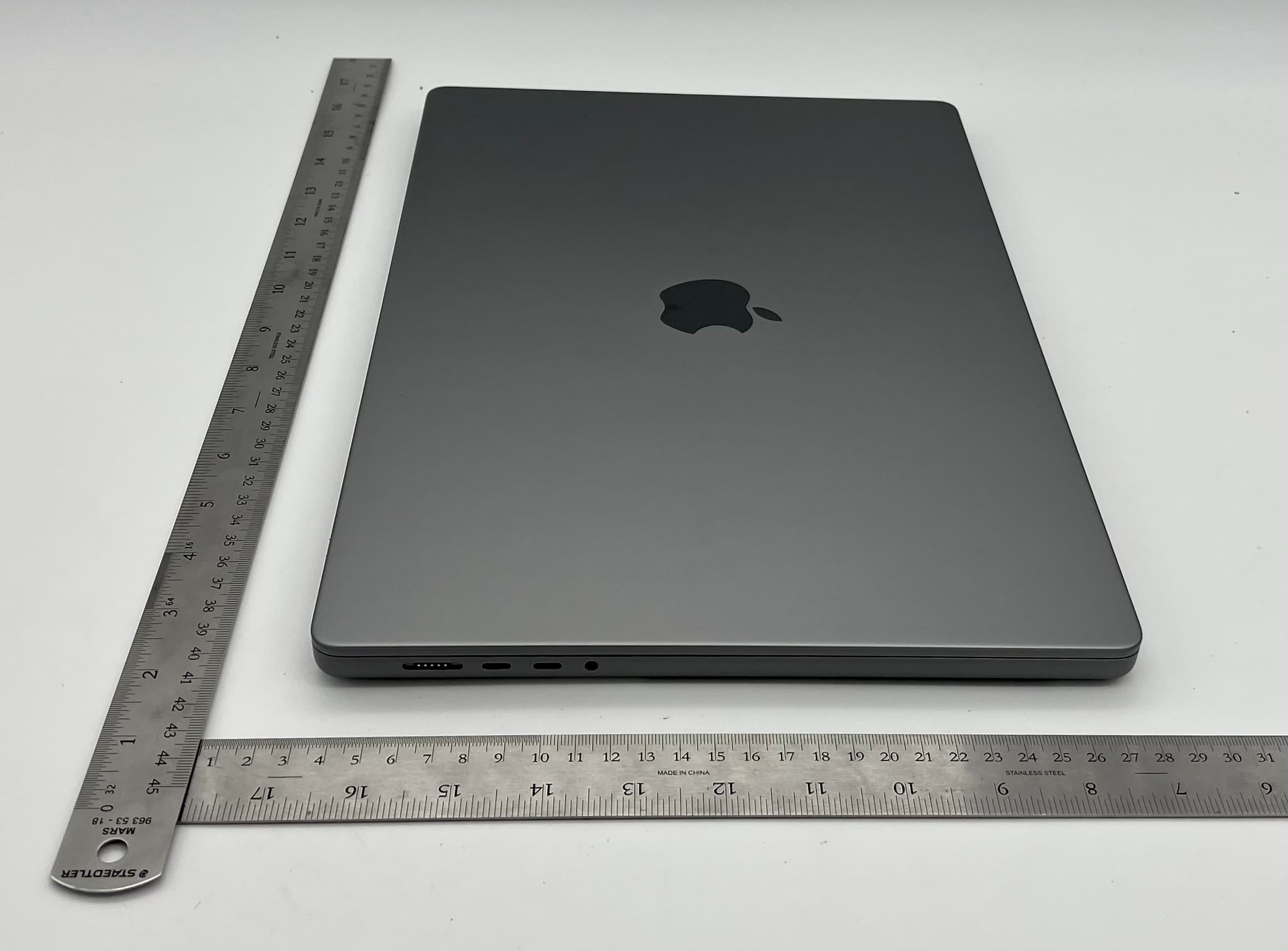 Laptop Computer - FCC ID BCGA2780 - Apple Inc. (3)