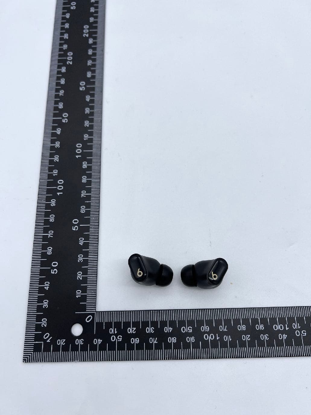 Wireless Earbud - FCC ID BCGA2871 - Apple Inc.