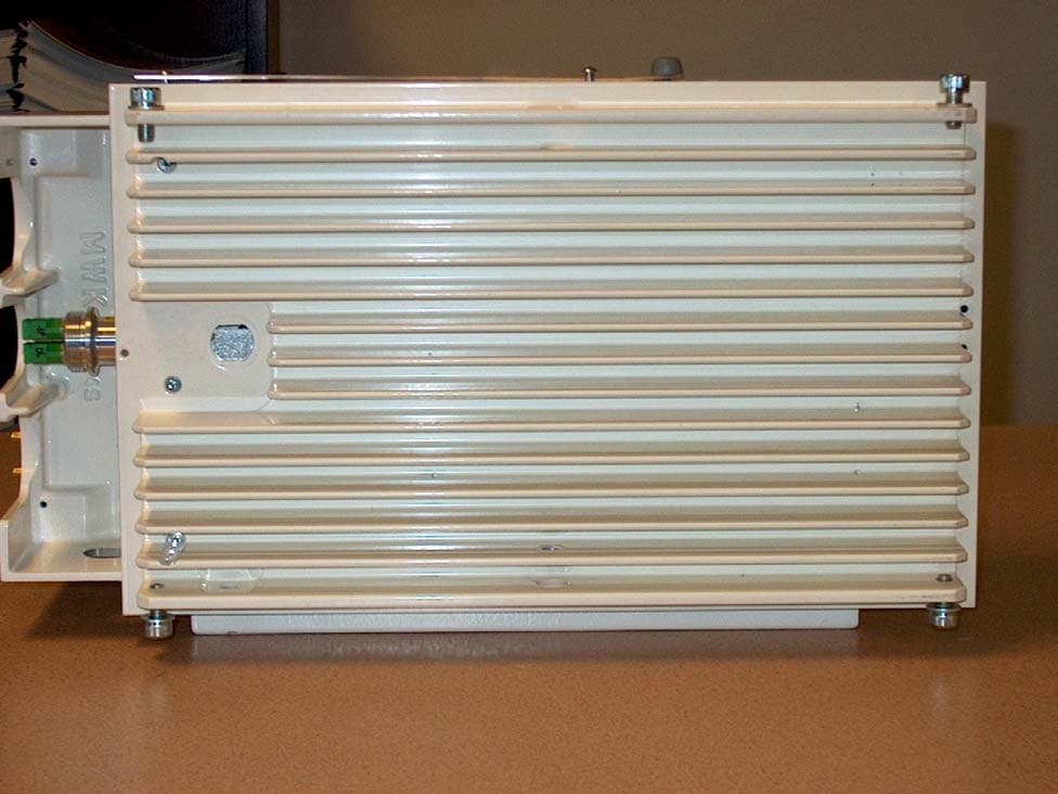 Down Link Booster - FCC ID BCR-BCP-H808519 - Andrew Wireless Innovations Group