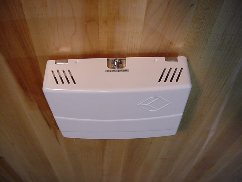 Bi-Directional Amplifier for Small Area Indoor Coverage - FCC ID BCR-RPT-MR703 - Andrew Wireless Innovations Group (2)