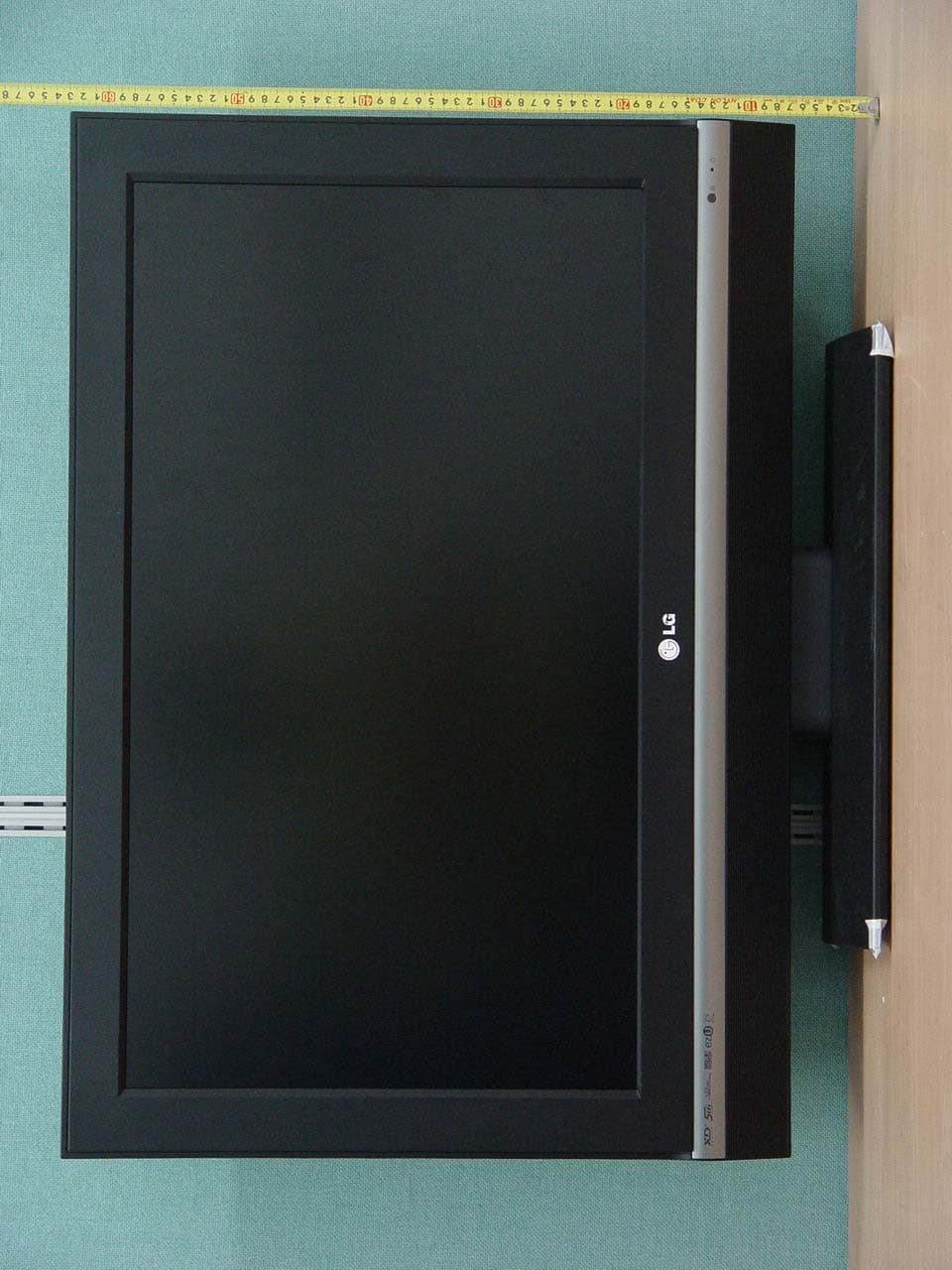 32" LCD TV MONITOR - FCC ID BEJ32LDE - LG Electronics USA, Inc. (2)