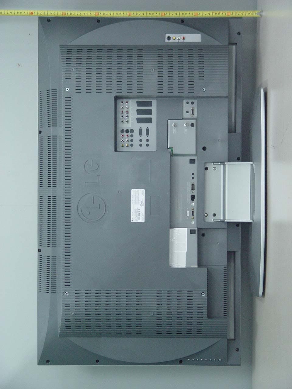 37" LCD TV/ MONITOR - FCC ID BEJ37LAD - LG Electronics USA, Inc. (4)