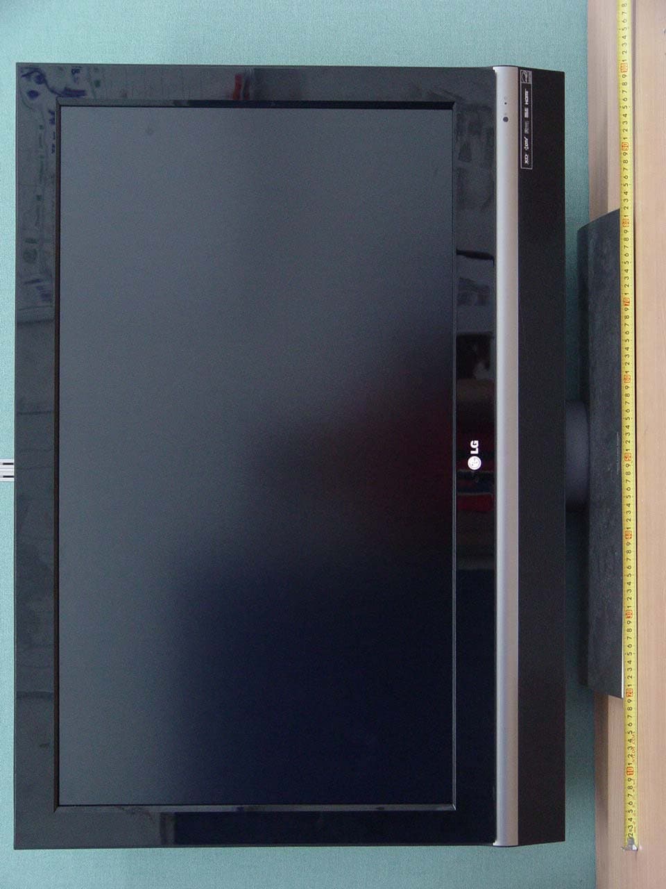 42" LCD TV MONITOR - FCC ID BEJ42LDE - LG Electronics USA, Inc. (3)