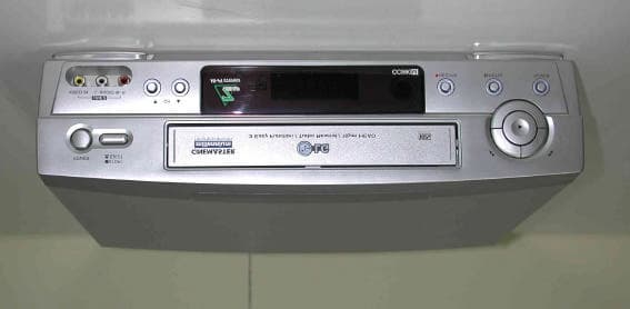Video Cassette Recorder - FCC ID BEJ9QKE40110 - LG Electronics USA, Inc. (3)