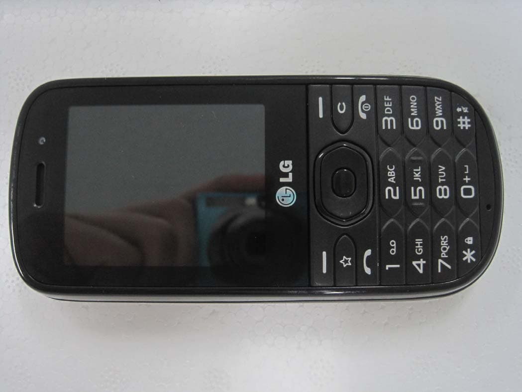 Cellular/PCS GSM/EDGE and Cellular WCDMA Phone with Bluetooth - FCC ID BEJA360K - LG Electronics USA, Inc. (1)