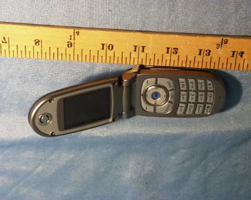 Dual Band Tri-Mode Cellular Phone - FCC ID BEJBD6070 - LG Electronics USA, Inc. (2)