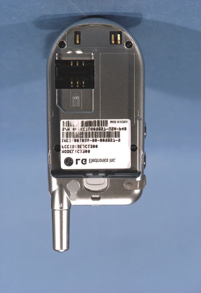 Dual-Band GSM Phone - FCC ID BEJC1300 - LG Electronics USA, Inc. (3)