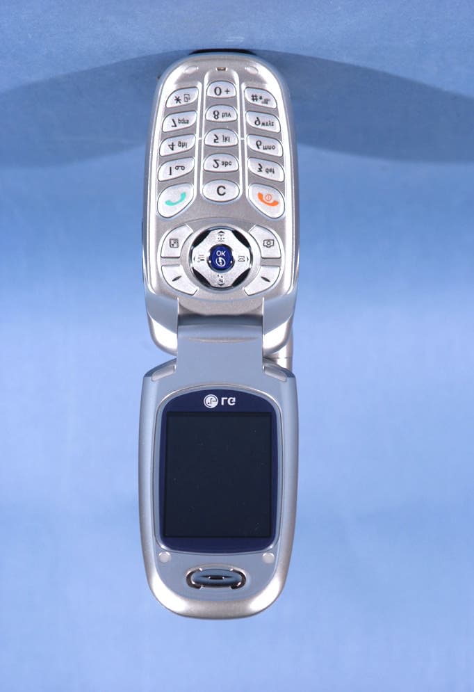 Dual-Band GSM Phone - FCC ID BEJC2000 - LG Electronics USA, Inc. (2)