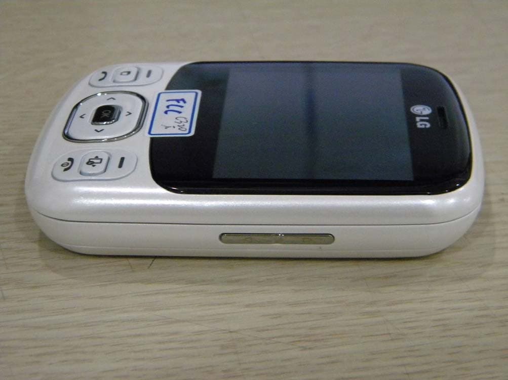 Cellular/PCS GSM/EDGE Phone with Bluetooth & WLAN - FCC ID BEJC320I - LG Electronics USA, Inc. (4)