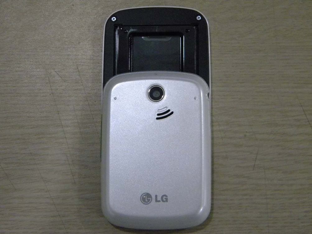 Cellular/PCS GSM/EDGE Phone with Bluetooth & WLAN - FCC ID BEJC320I - LG Electronics USA, Inc. (2)