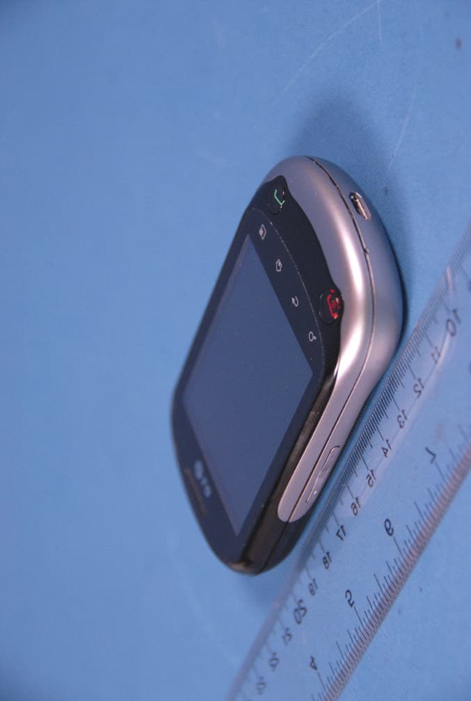Cellular/ PCS GSM/ EDGE/ WCDMA Phone with WLAN and Bluetooth - FCC ID BEJC555 - LG Electronics USA, Inc. (5)