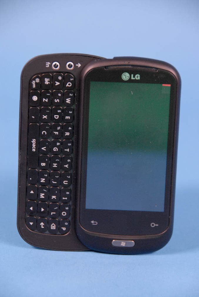 Cellular/PCS GSM/WCDMA/EDGE Phone with WLAN and Bluetooth - FCC ID BEJC900 - LG Electronics USA, Inc. (1)
