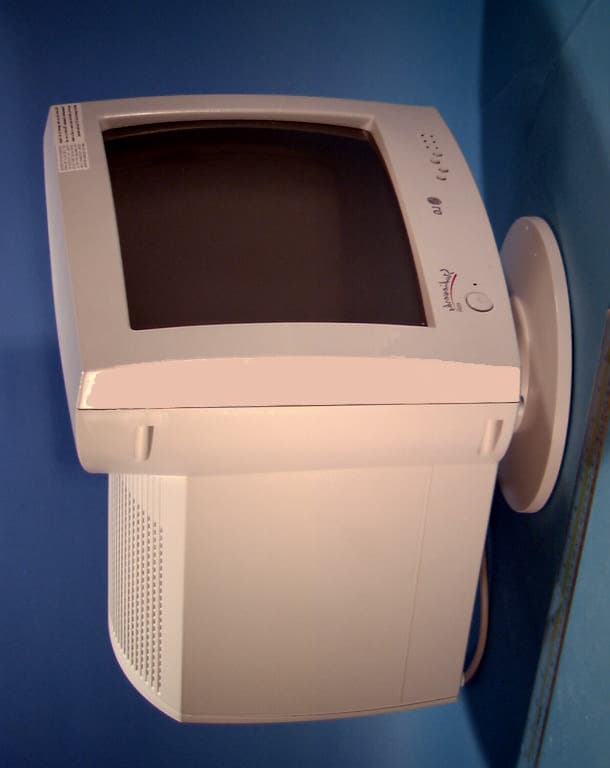 14-inch Color Monitor - FCC ID BEJCB450B - LG Electronics USA, Inc. (3)