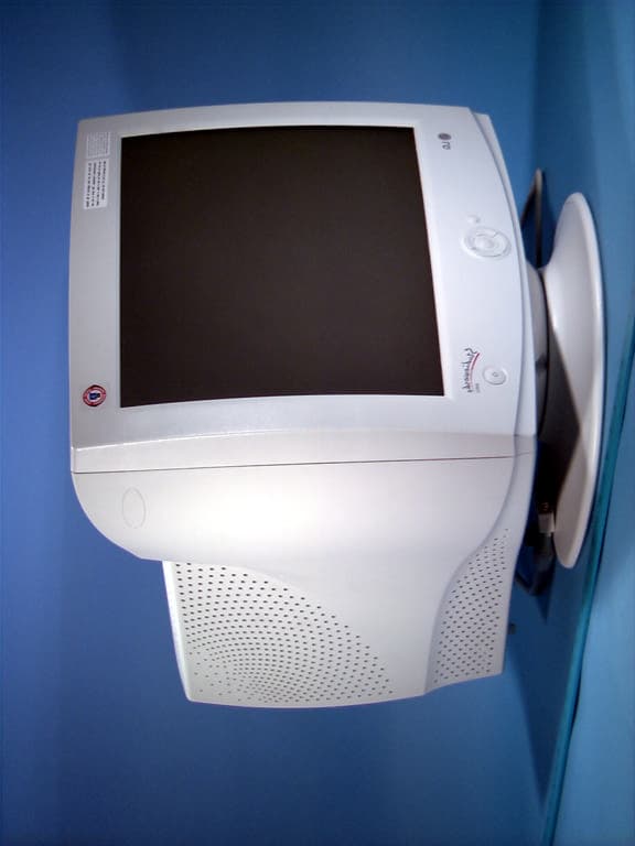 19-inch Color Monitor - FCC ID BEJCB995C - LG Electronics USA, Inc. (2)