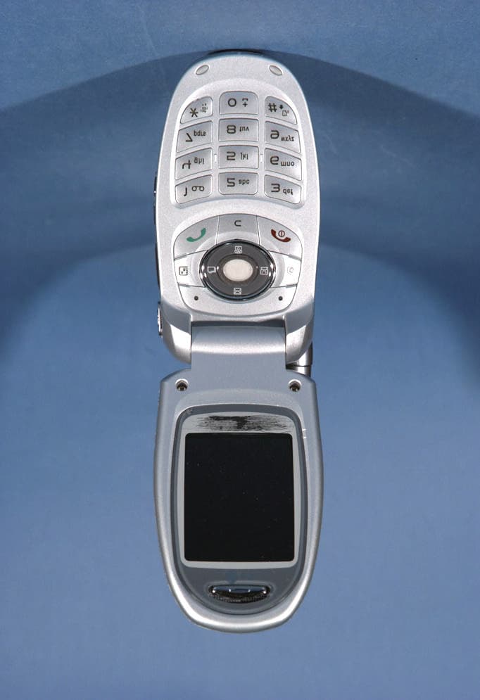 Dual-Band GSM Phone with Bluetooth - FCC ID BEJCG300 - LG Electronics USA, Inc. (3)