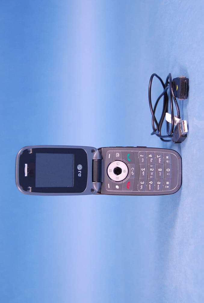 Cellular/PCS GSM/ EDGE/ WCDMA Phone with Bluetooth - FCC ID BEJCU405 - LG Electronics USA, Inc. (2)