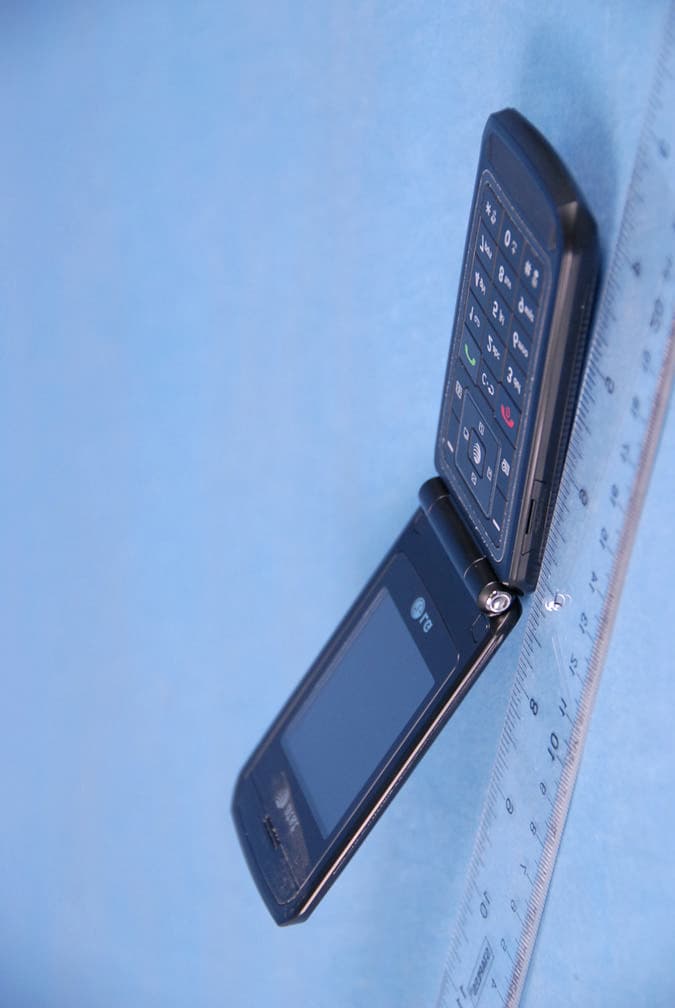 Cellular/PCS GSM/ EDGE/ WCDMA Phone with Bluetooth - FCC ID BEJCU575 - LG Electronics USA, Inc. (2)
