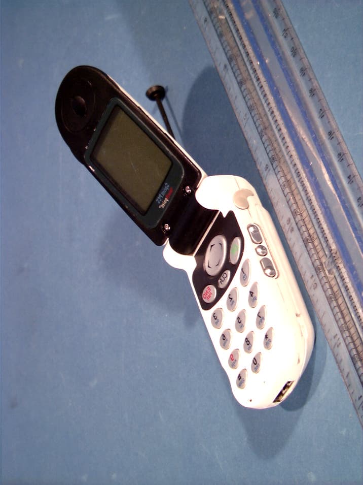 Dual-Band Analog/PCS Phone (AMPS/CDMA) - FCC ID BEJDB520 - LG Electronics USA, Inc.