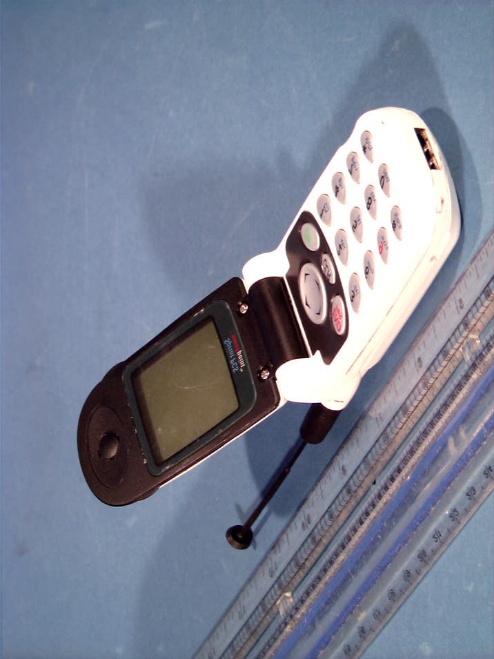 Dual-Band Analog/PCS Phone (AMPS/CDMA) - FCC ID BEJDB520 - LG Electronics USA, Inc. (2)