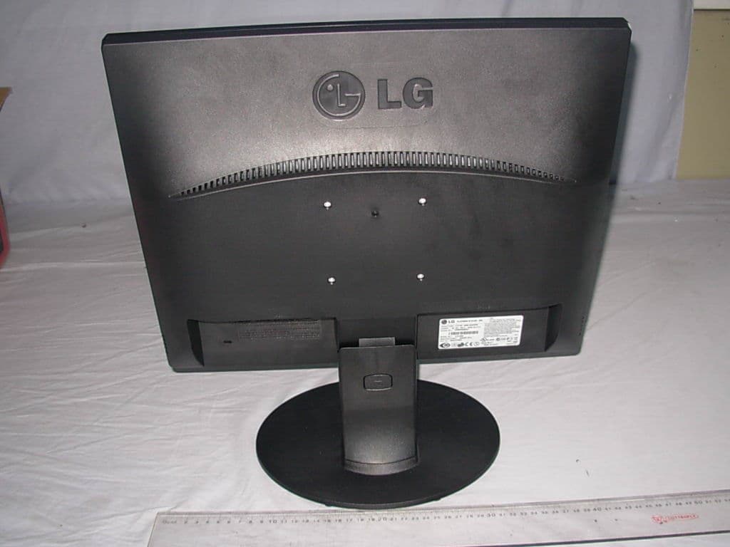 LCD Monitor - FCC ID BEJE1910SW - LG Electronics USA, Inc. (3)