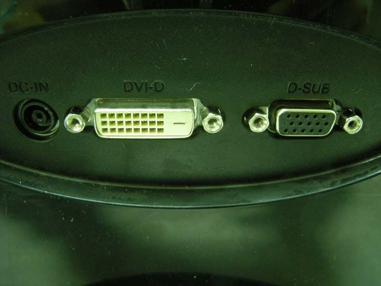 LCD Monitor - FCC ID BEJE2040TV - LG Electronics USA, Inc. (4)