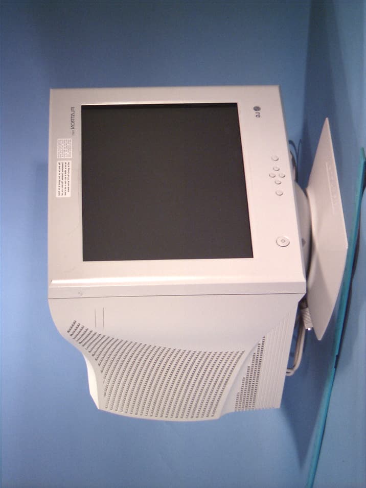 17-inch Color CRT Monitor - FCC ID BEJFB775C - LG Electronics USA, Inc. (2)