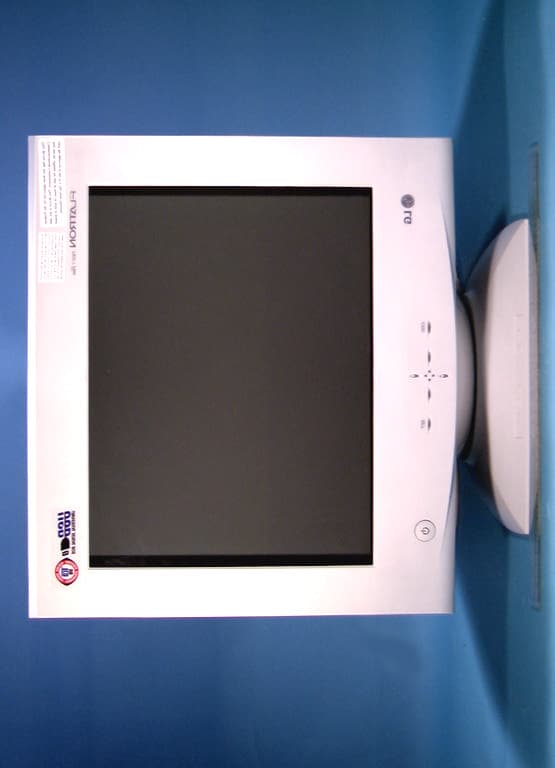 17-inch Color Monitor - FCC ID BEJFB795C - LG Electronics USA, Inc. (4)