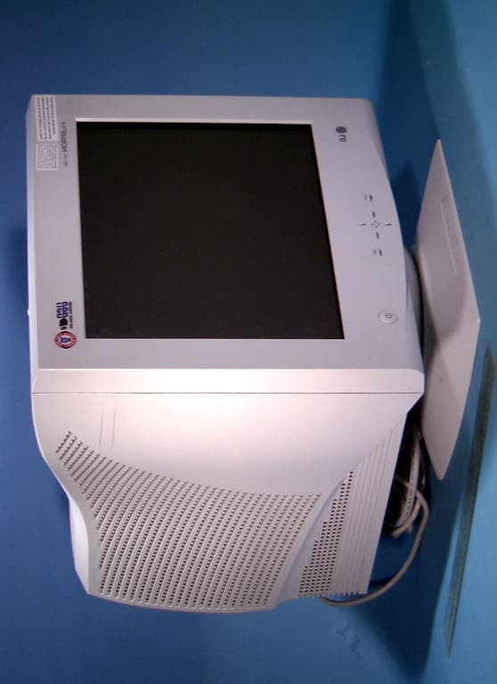 17-inch Color Monitor - FCC ID BEJFB795C - LG Electronics USA, Inc. (2)