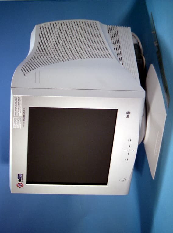 17-inch Color Monitor - FCC ID BEJFB795C - LG Electronics USA, Inc. (1)